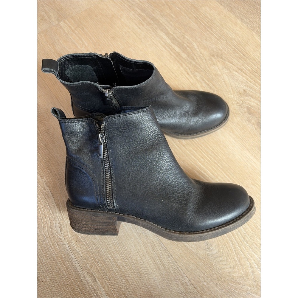 Lucky Brand Darbie Leather Ankle Boots Women's Size 8.5 Black Zip Sides Comfort